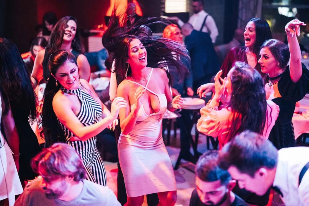 Nightlife in Dubai: Top 10 Must-Visit Nightclubs and Bars