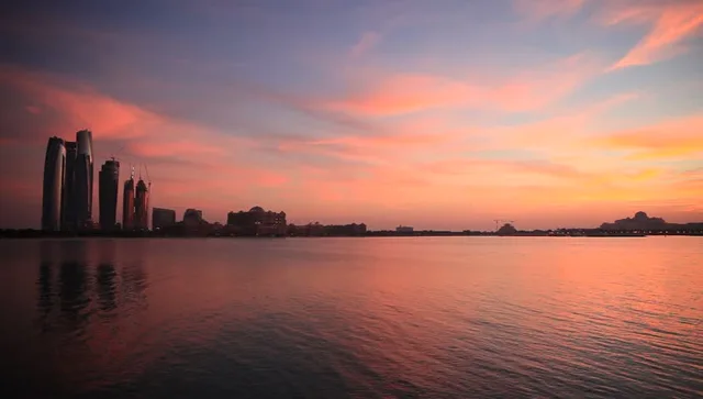 From Sunset to Sunrise: Your Complete Guide to Nightlife in Abu Dhabi