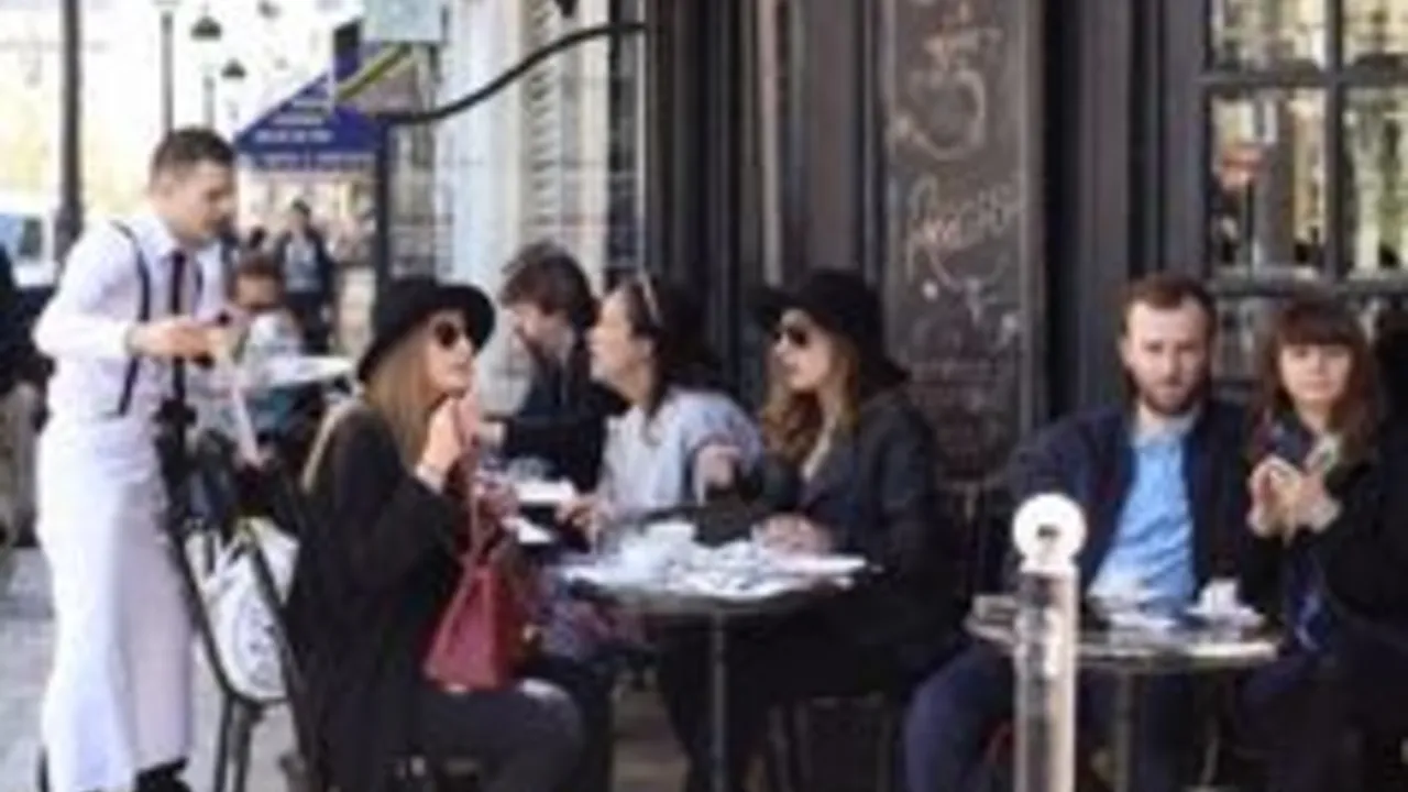 Paris After Dark: A Cultural Guide to Nightlife in the French Capital