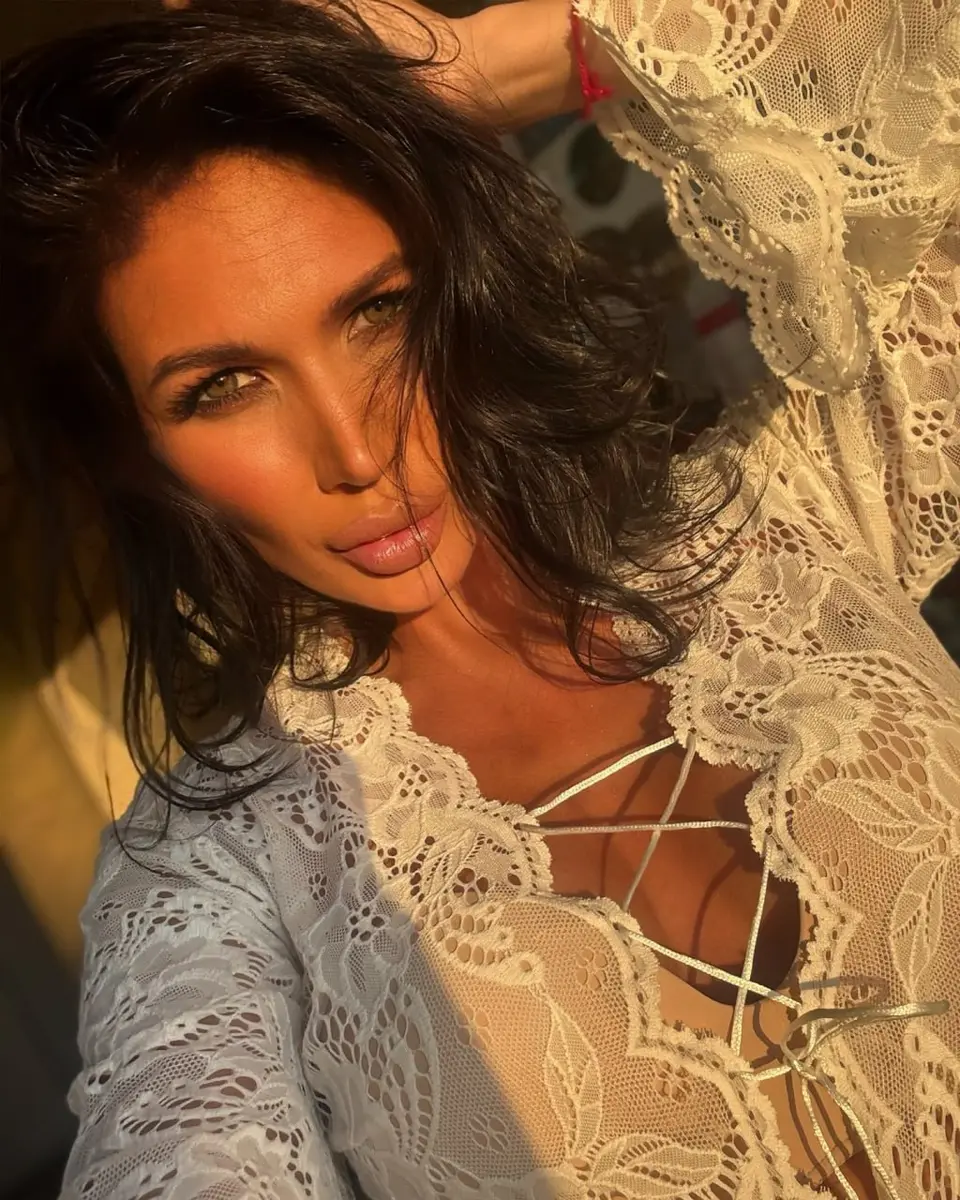 Аделиса эскорт в городе Дубай