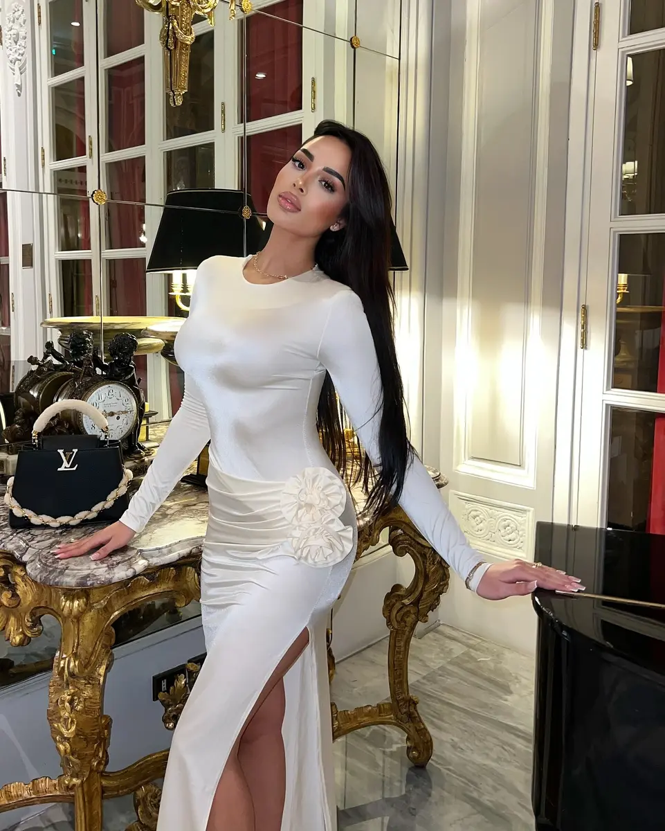 Кари эскорт в городе Дубай