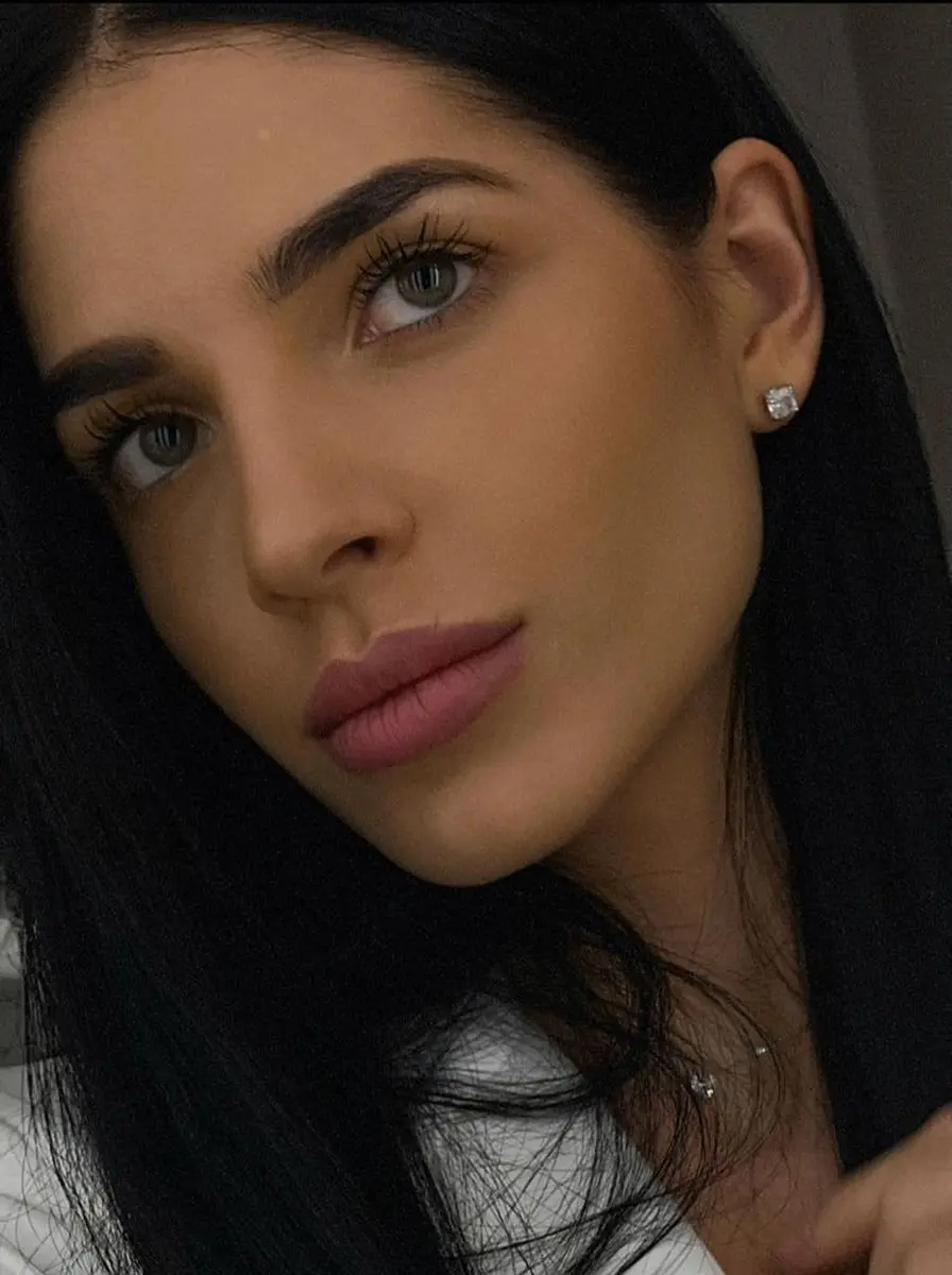 Офелия эскорт в городе Дубай